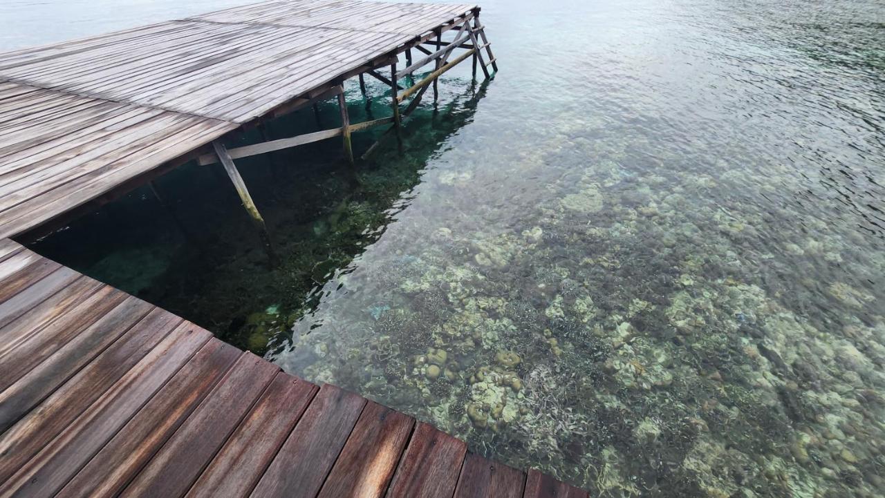 Terimakasih Homestay Pulau Mansuar Ngoại thất bức ảnh